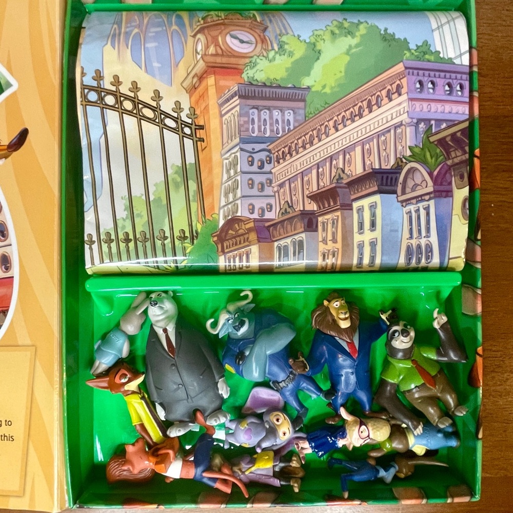 Disney Zootopia My Busy Book - Picture 8 of 8